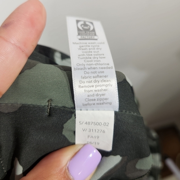 Athleta Lightning Camo Leggings Size Small Green - Picture 5 of 15